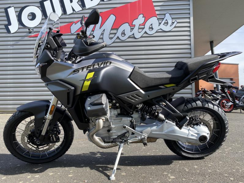 MOTO GUZZI STELVIO